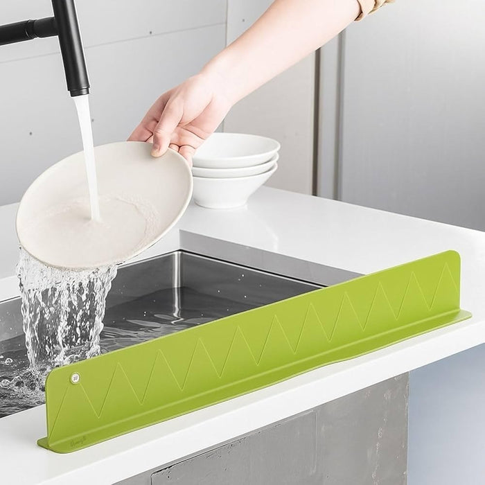 Silicone Sink Splash Guard Flexible Water Stopper for Kitchen(Random Color)